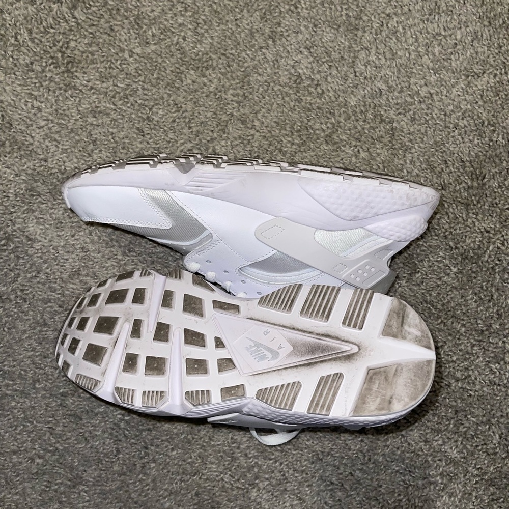 SOLD❗️Nike white huarache sneakers 🤍 - Picture 6 of 6
